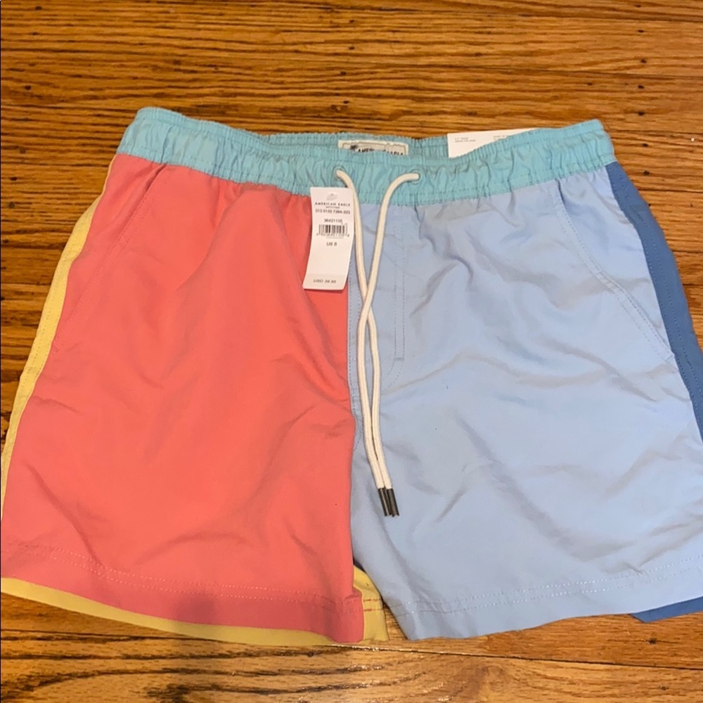 American Eagle Outfitters Swim Trunks size small nwt